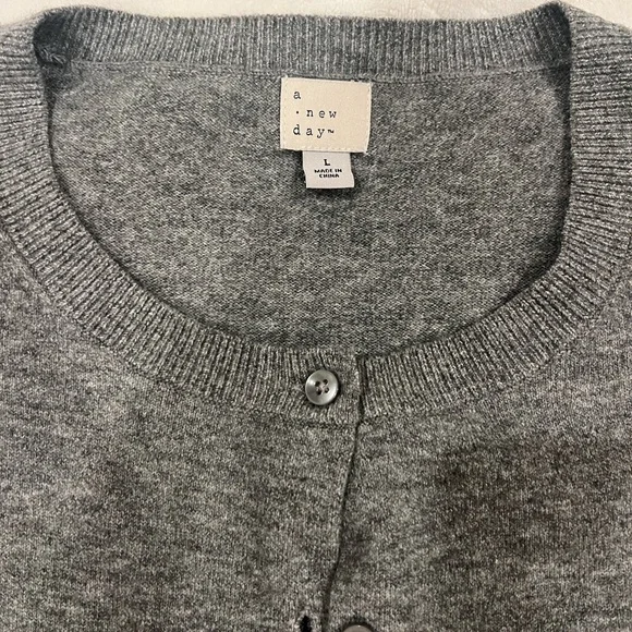 Grey Cardigan Sweater Preppy - Picture 3 of 3